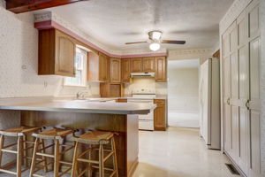 Hazelwood Dr-015