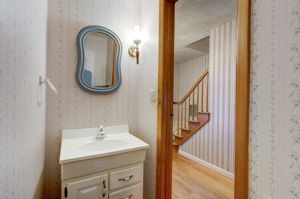 Hazelwood Dr-019