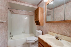 Hazelwood Dr-027