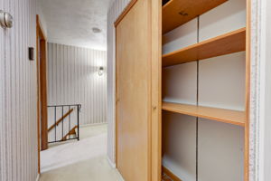 Hazelwood Dr-030