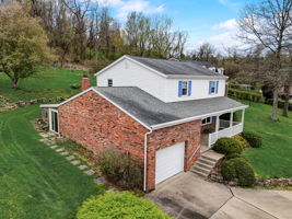 Hazelwood Dr-039