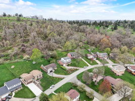 Hazelwood Dr-045