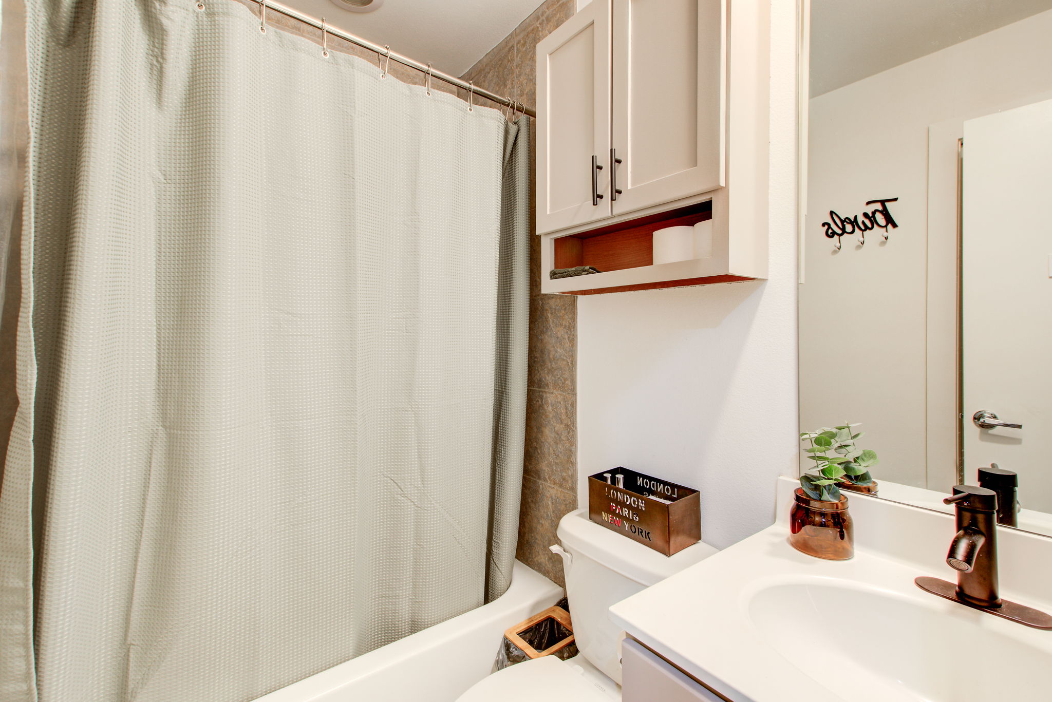 5 Ground Level Full Bath