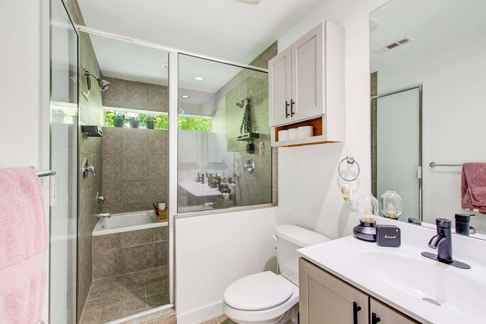 30 Main BR En Suite A