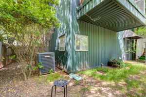 9 Exterior Side + Front w Yard