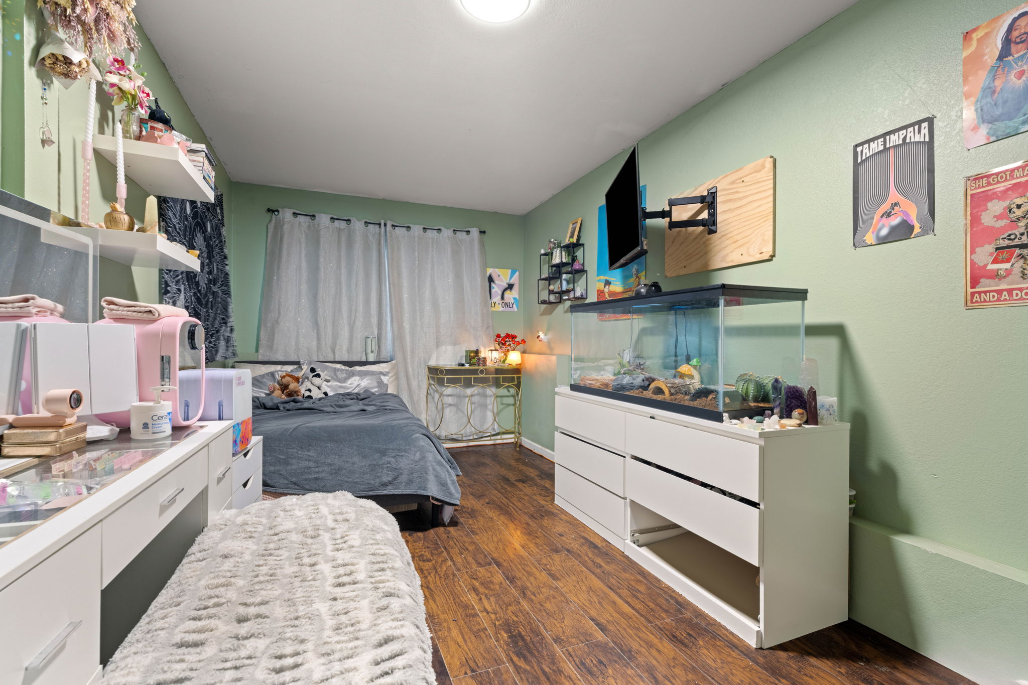  Photo 8