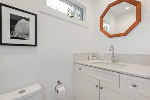 29 - Guest Suite - Bathroom
