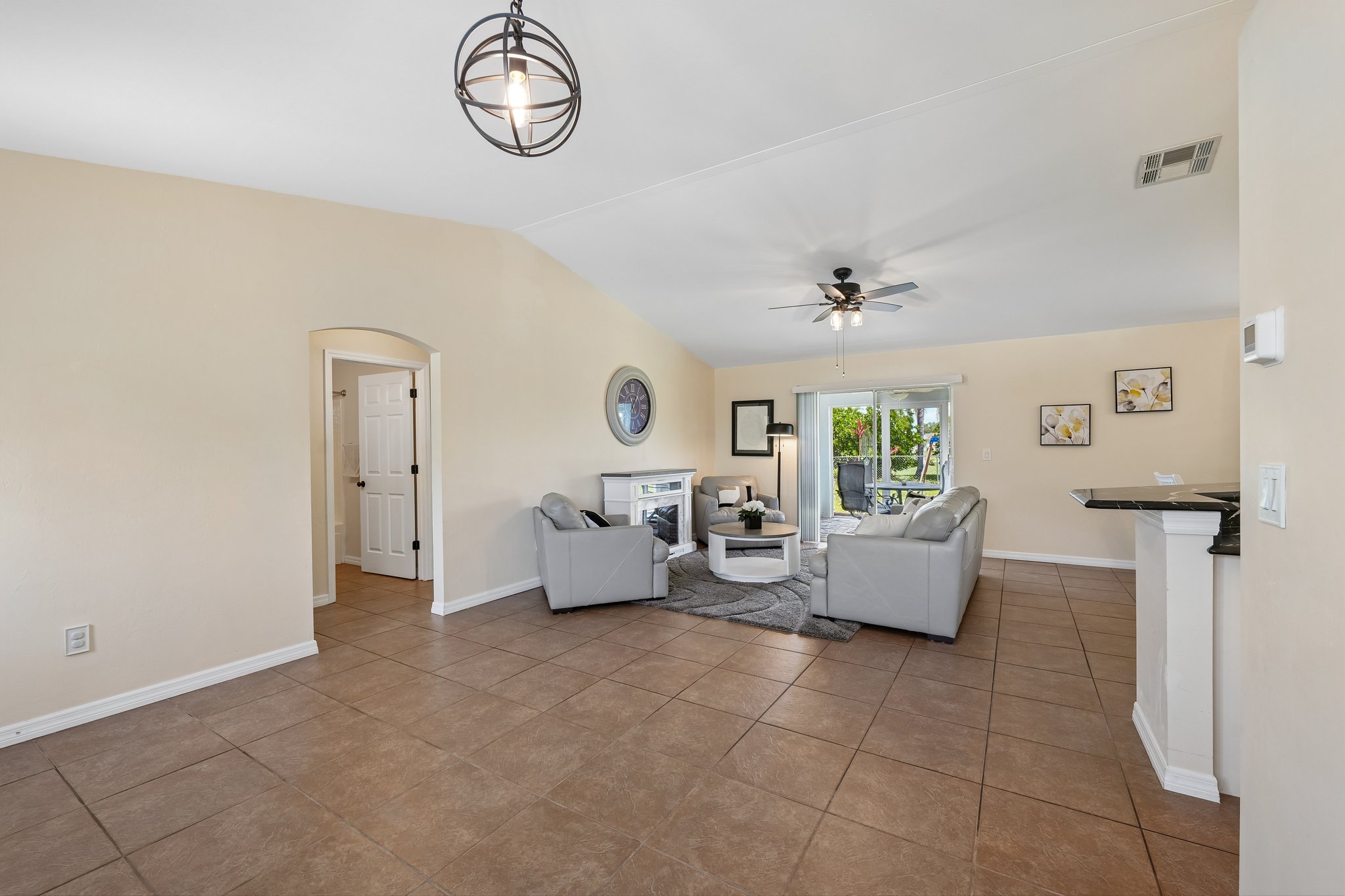 SW 34th Terrace-S0805-005.jpg