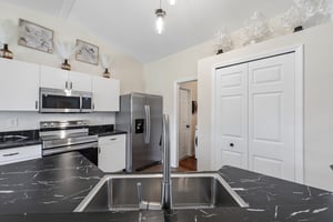 SW 34th Terrace-S0805-012.jpg