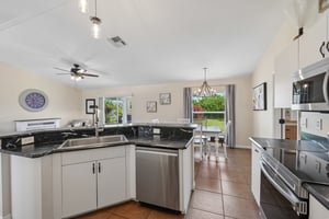 SW 34th Terrace-S0805-014.jpg