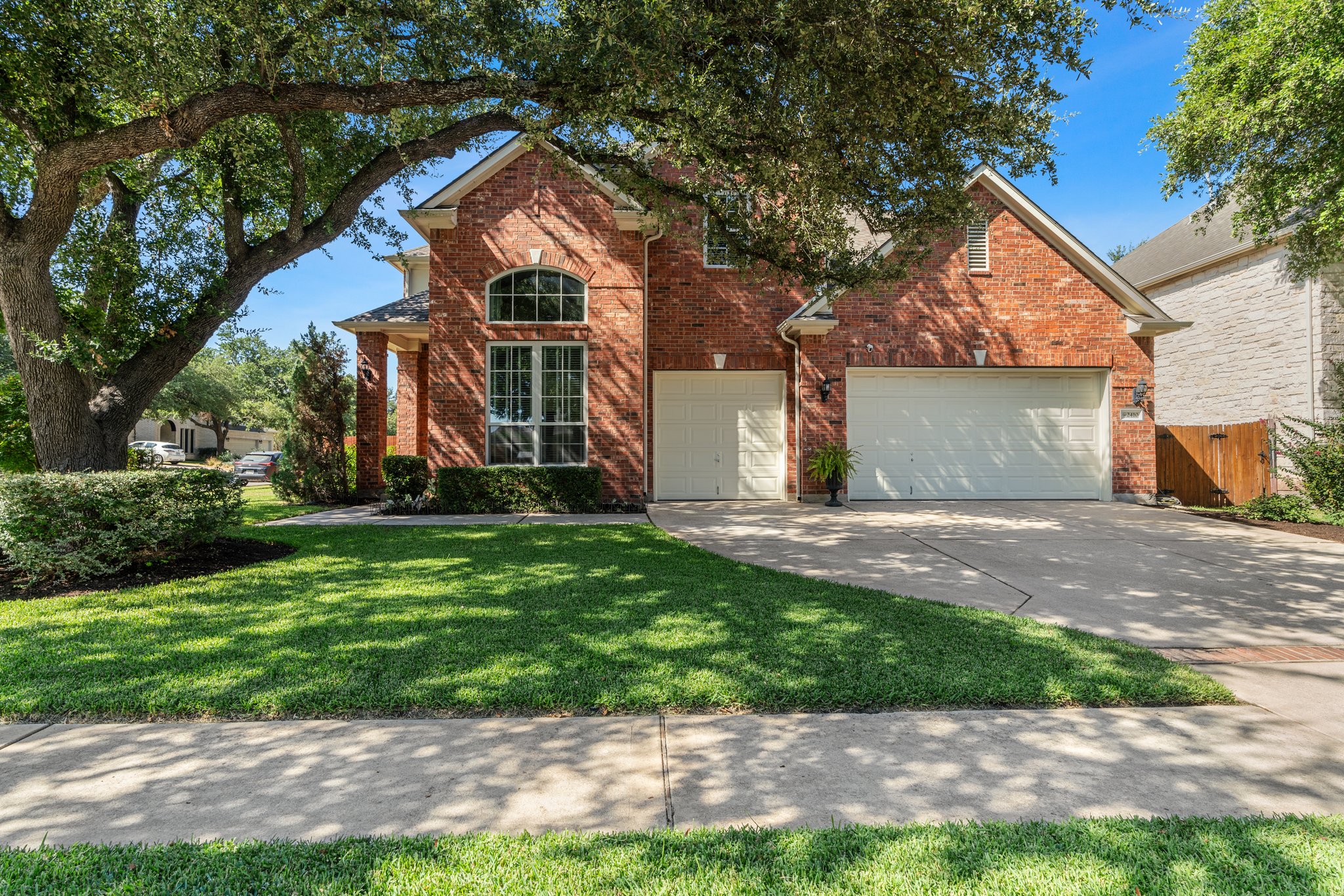 2410 Arbor Dr, Round Rock, TX 78681