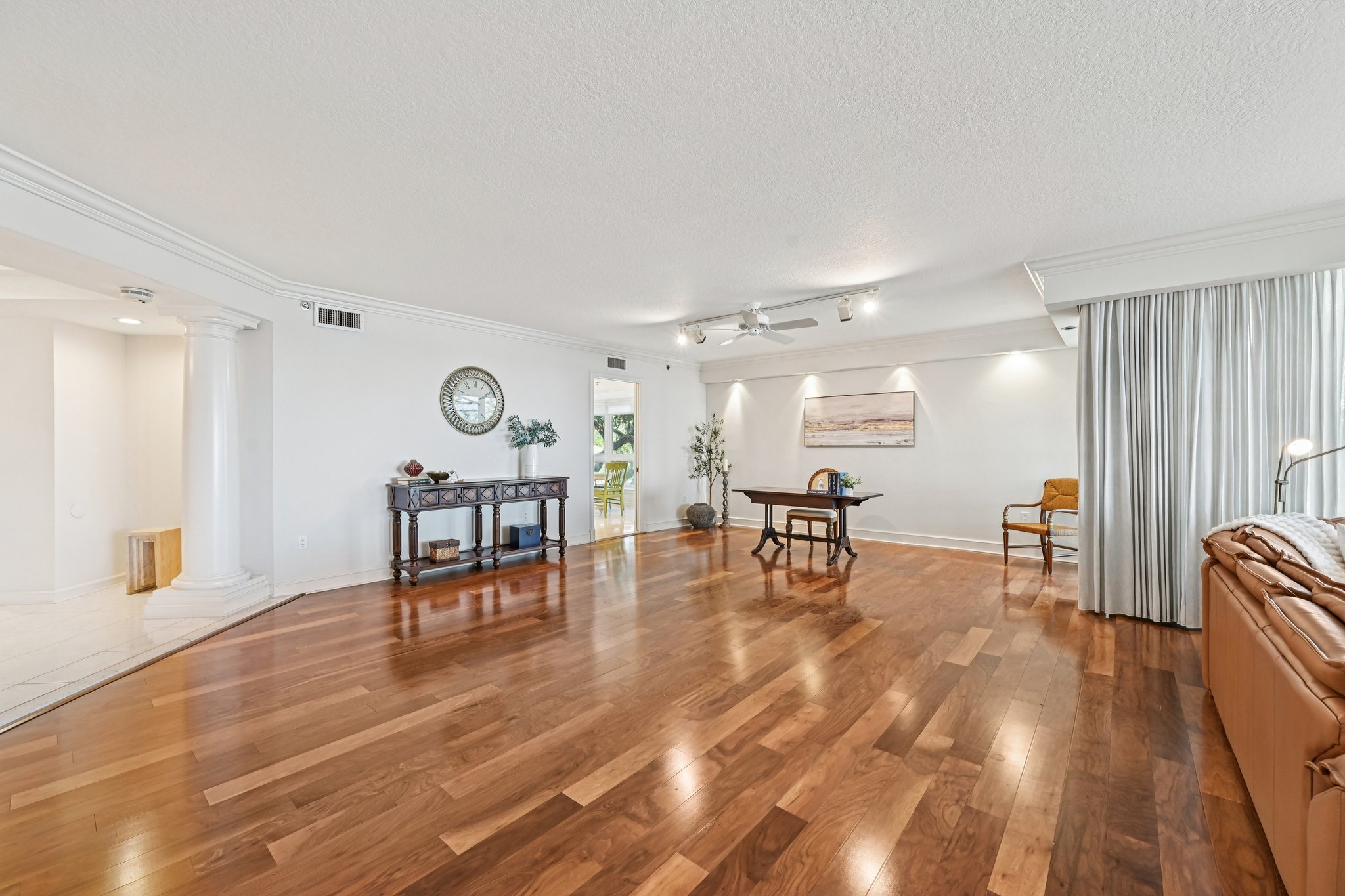 Harbourside Dr-L3001-009.jpg