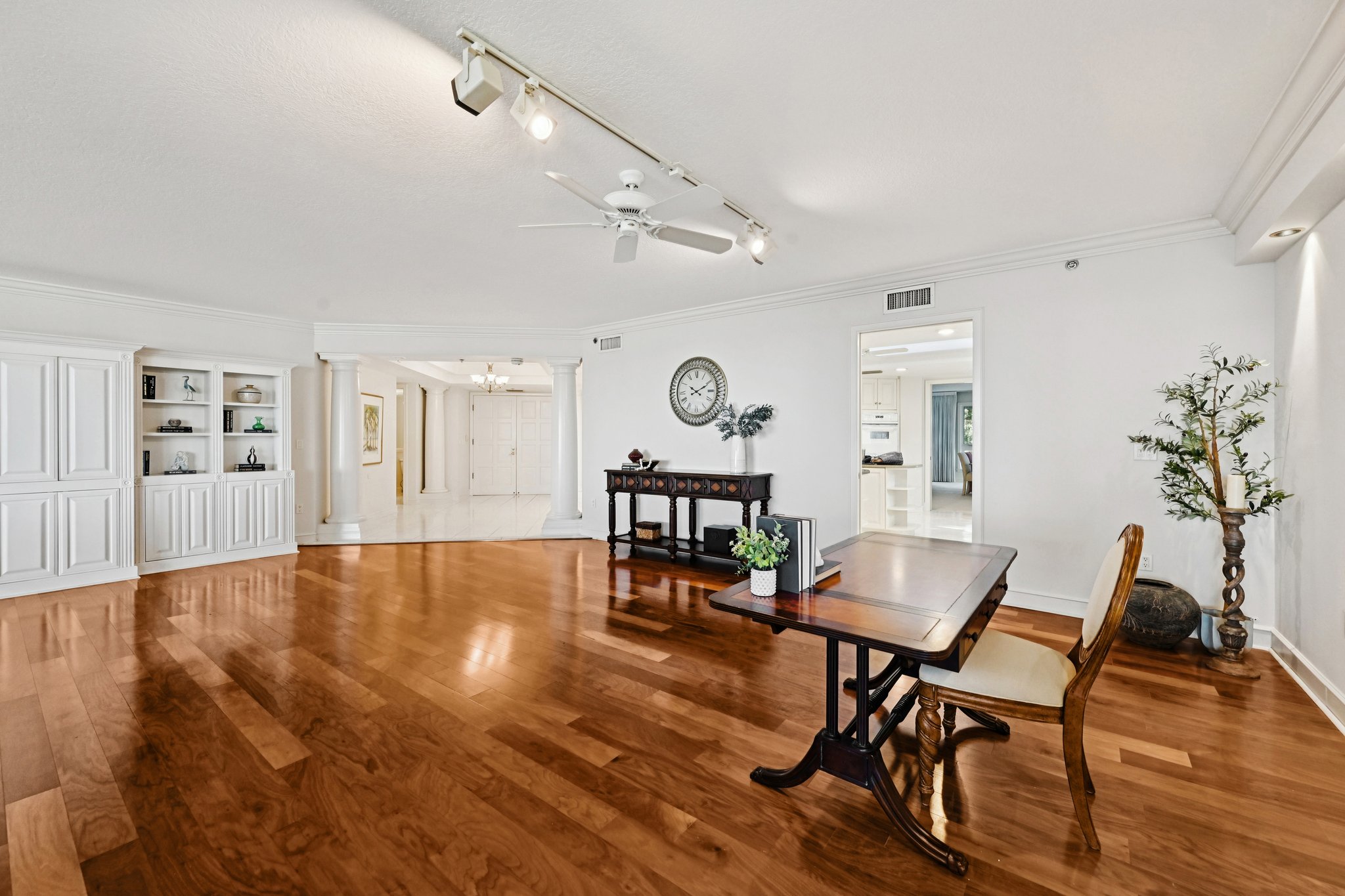 Harbourside Dr-L3001-011.jpg