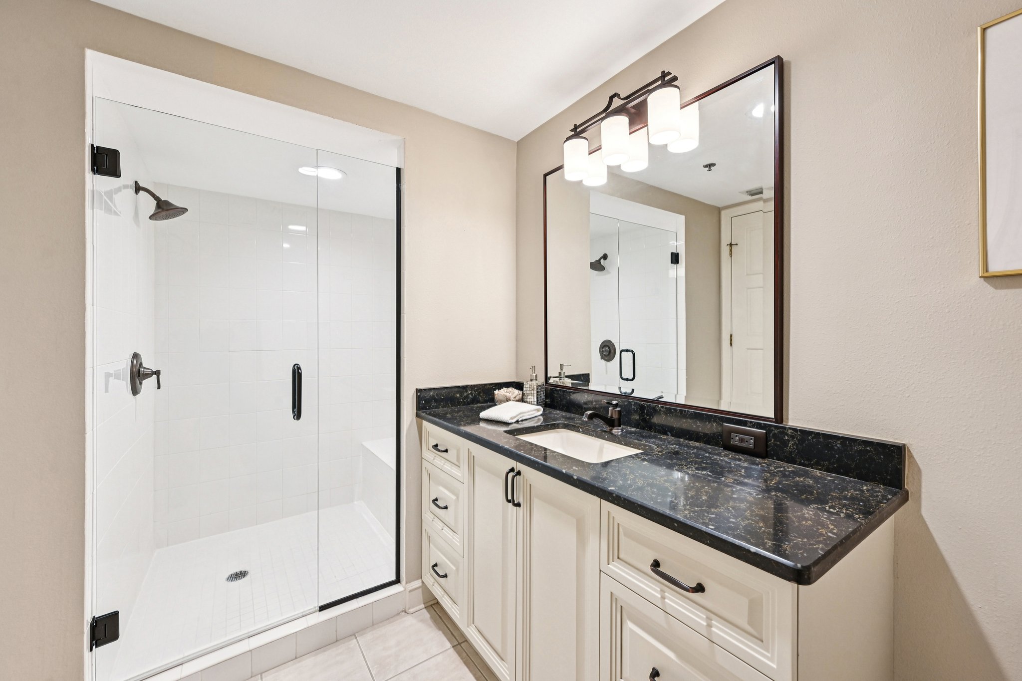 Harbourside Dr-L3001-048.jpg