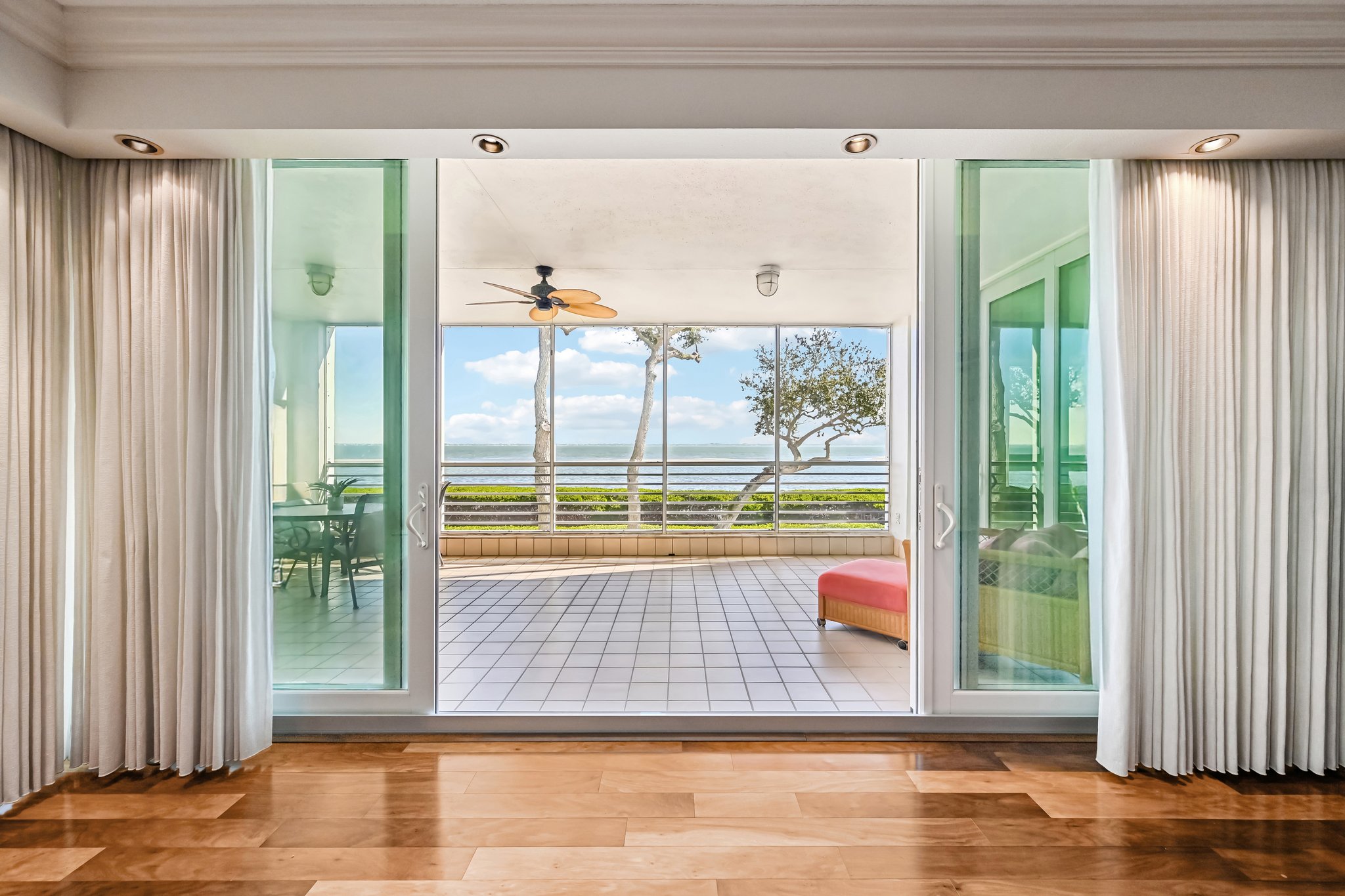 Harbourside Dr-L3001-053.jpg