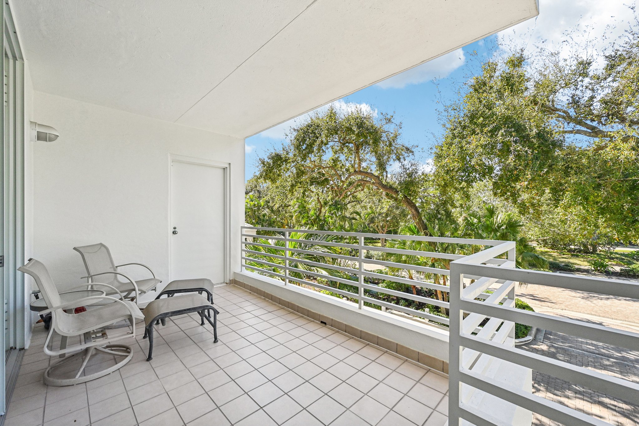 Harbourside Dr-L3001-056.jpg