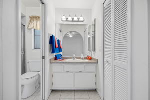 Primary Bathroom (2)