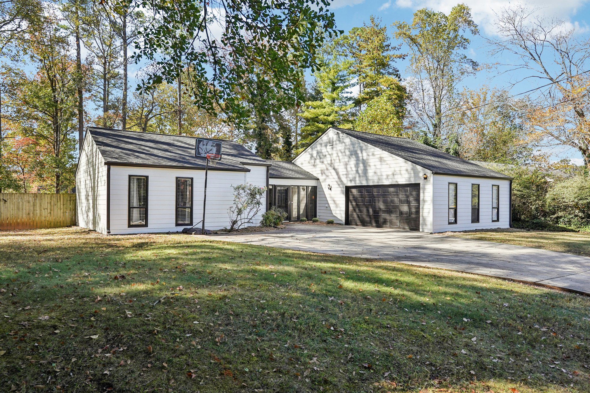 Hidden Hills Dr-S0511-002.jpg