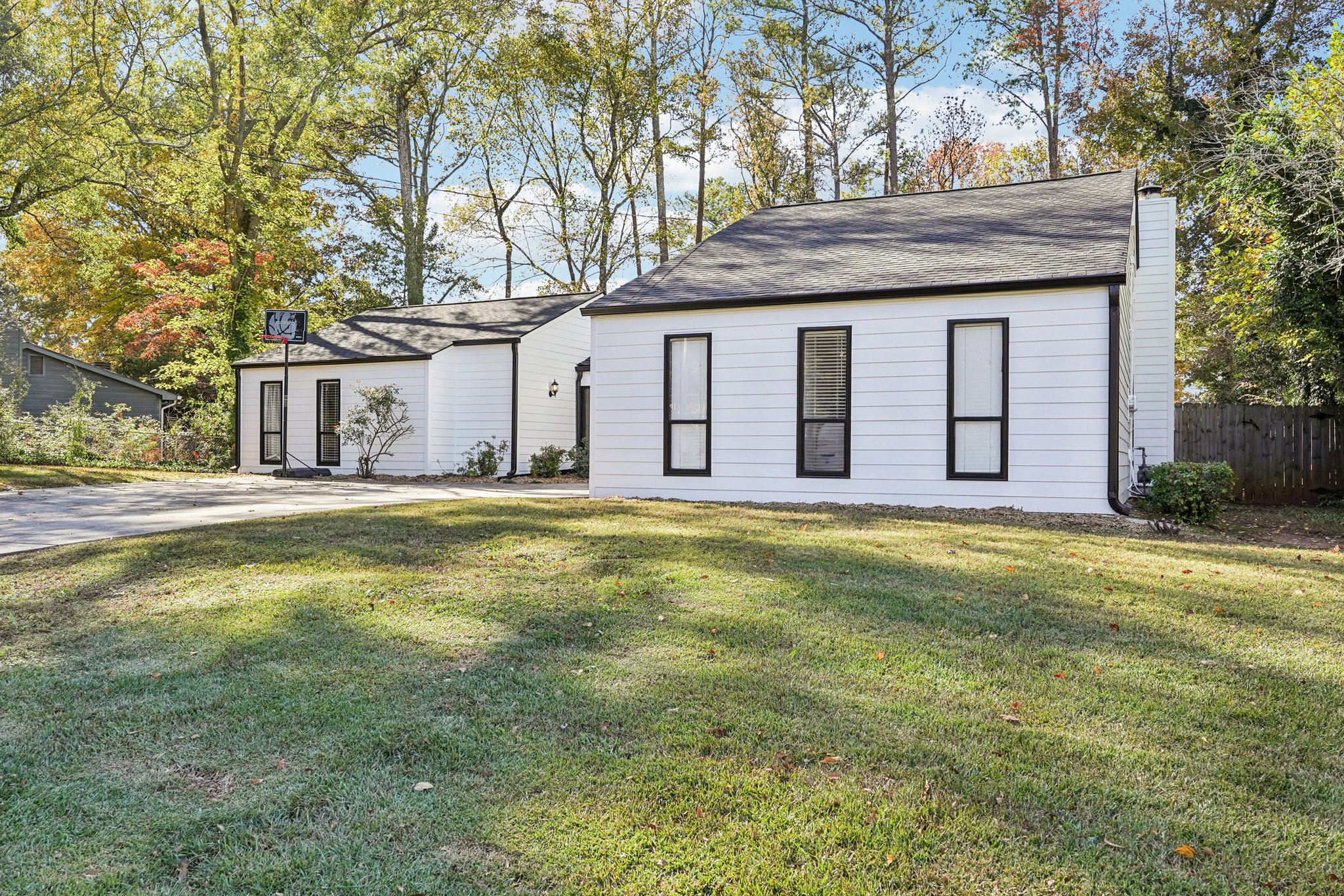 Hidden Hills Dr-S0511-004.jpg