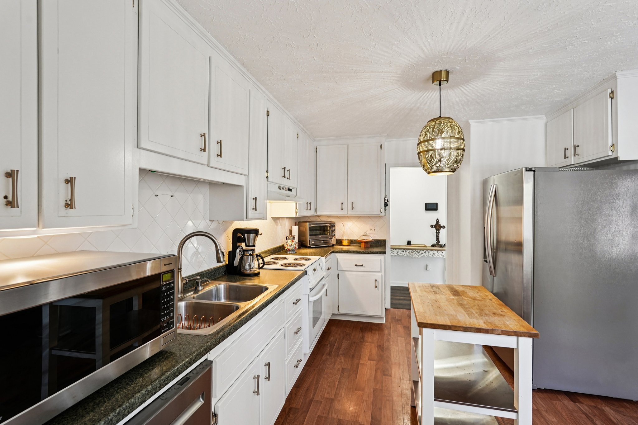 Hidden Hills Dr-S0511-022.jpg