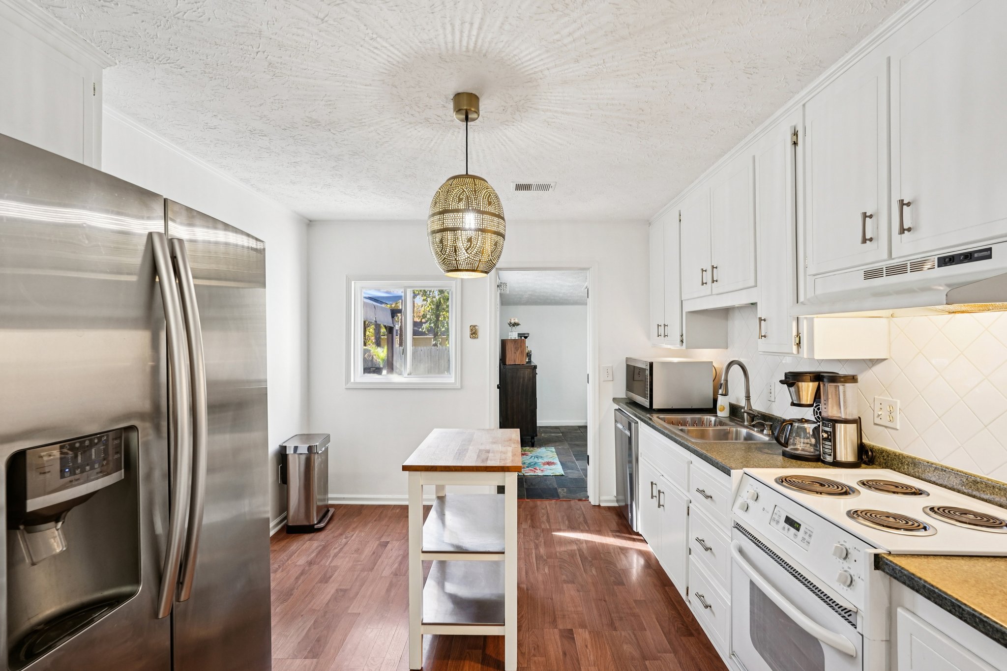 Hidden Hills Dr-S0511-027.jpg