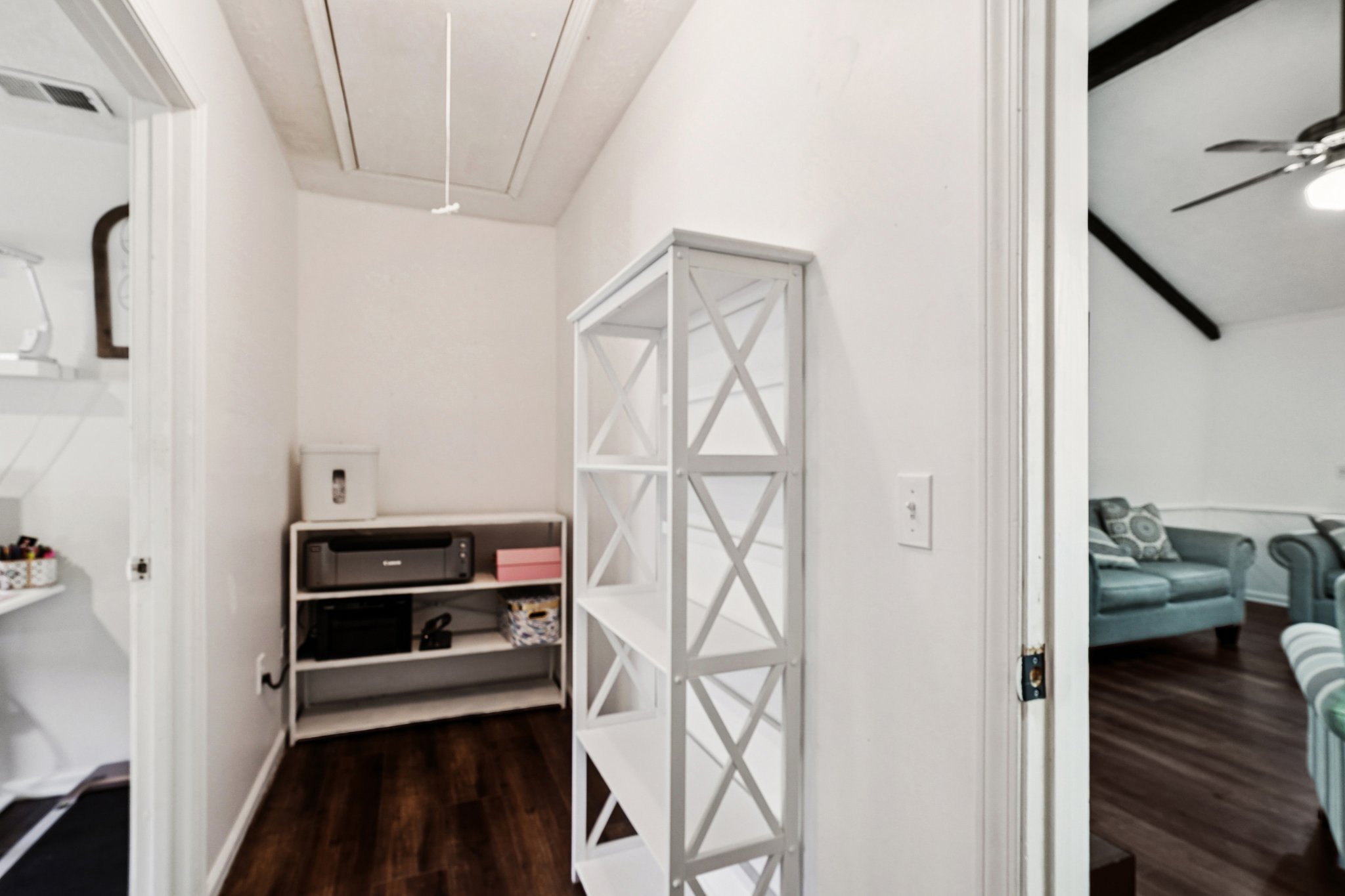 Hidden Hills Dr-S0511-030.jpg