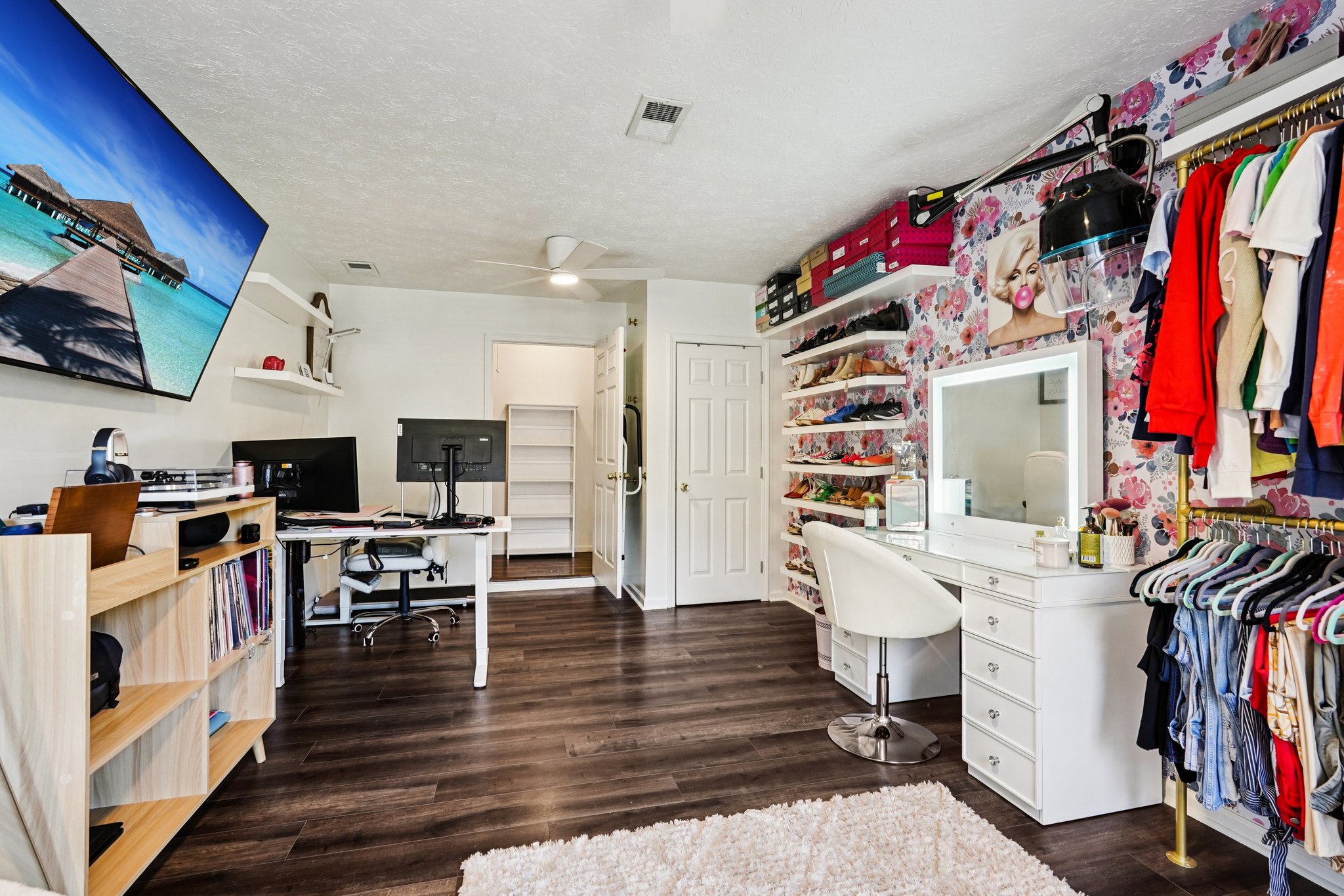 Hidden Hills Dr-S0511-035.jpg