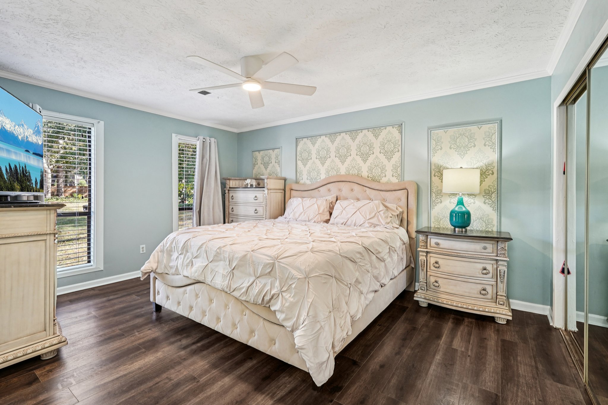 Hidden Hills Dr-S0511-040.jpg