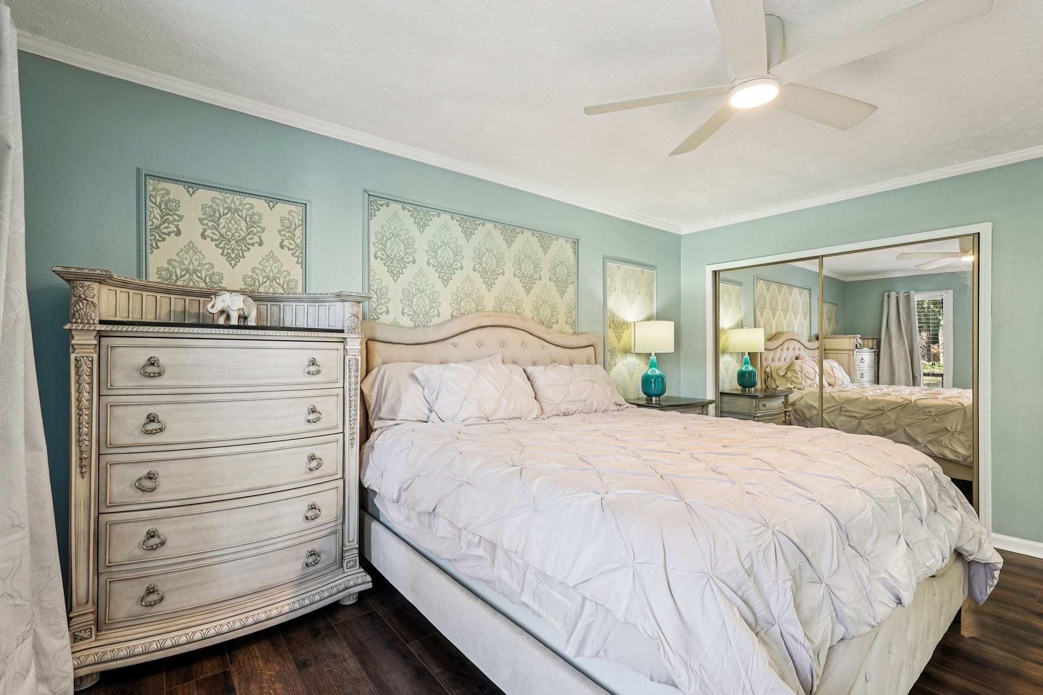 Hidden Hills Dr-S0511-042.jpg