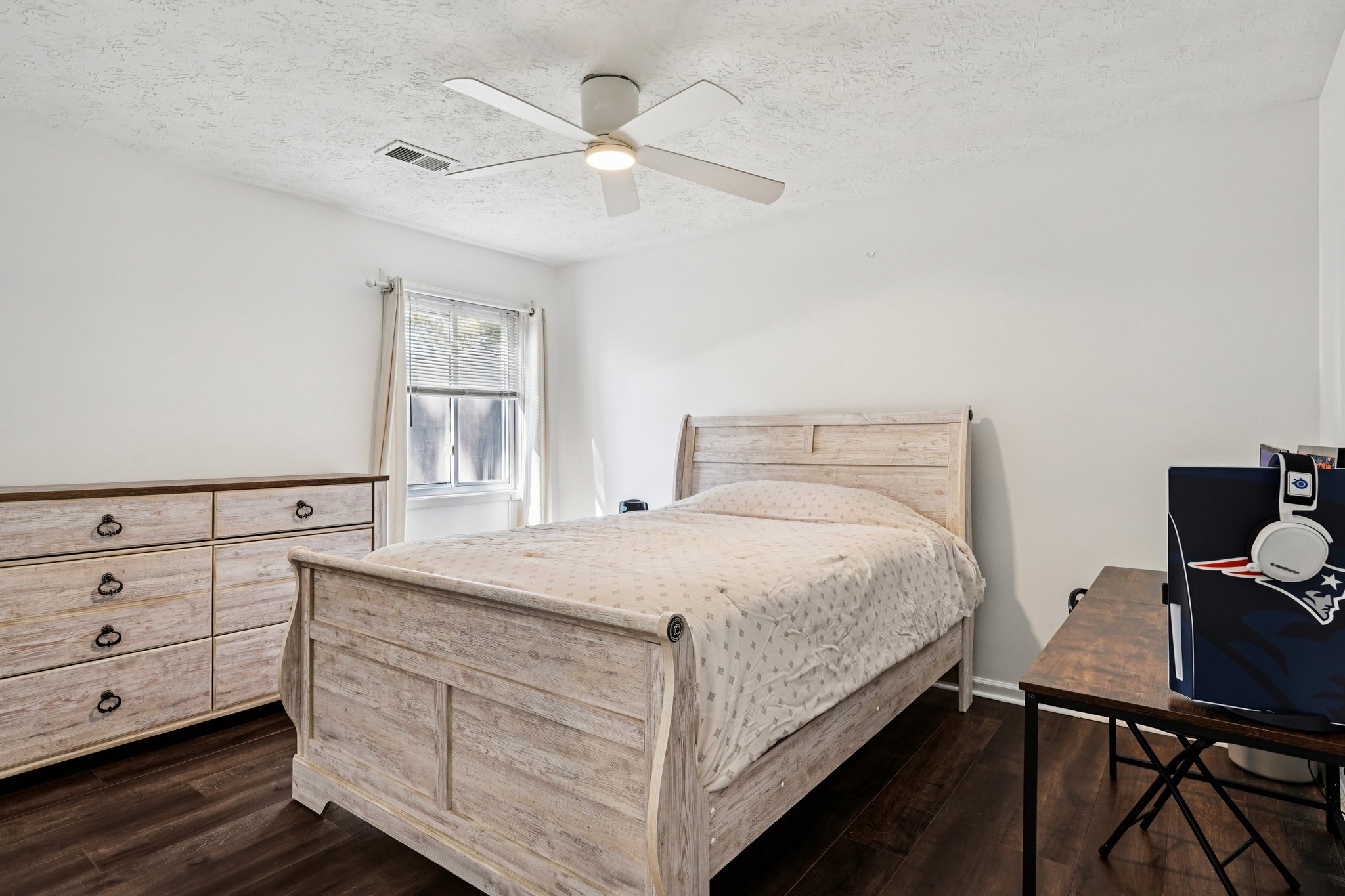 Hidden Hills Dr-S0511-048.jpg