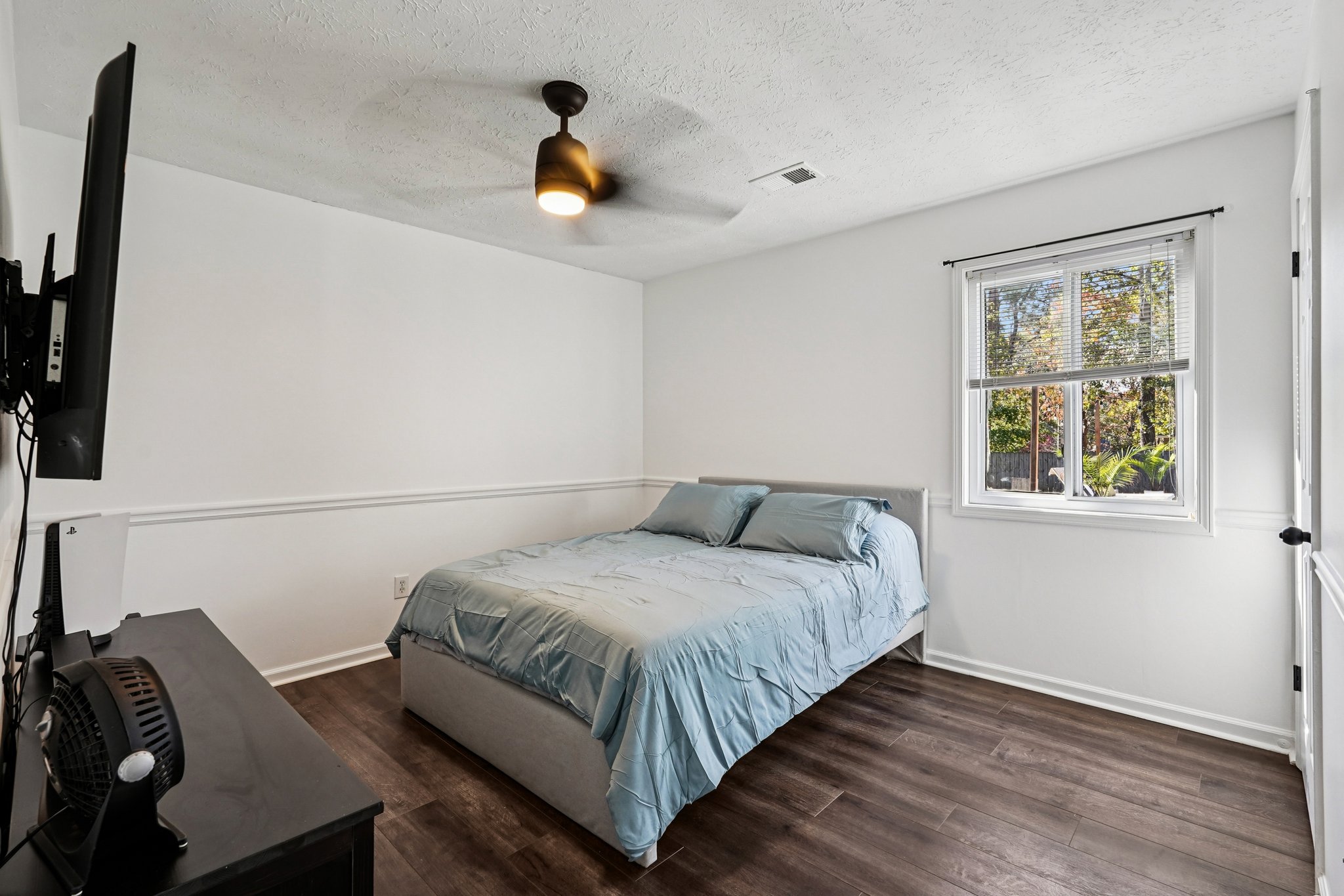 Hidden Hills Dr-S0511-051.jpg