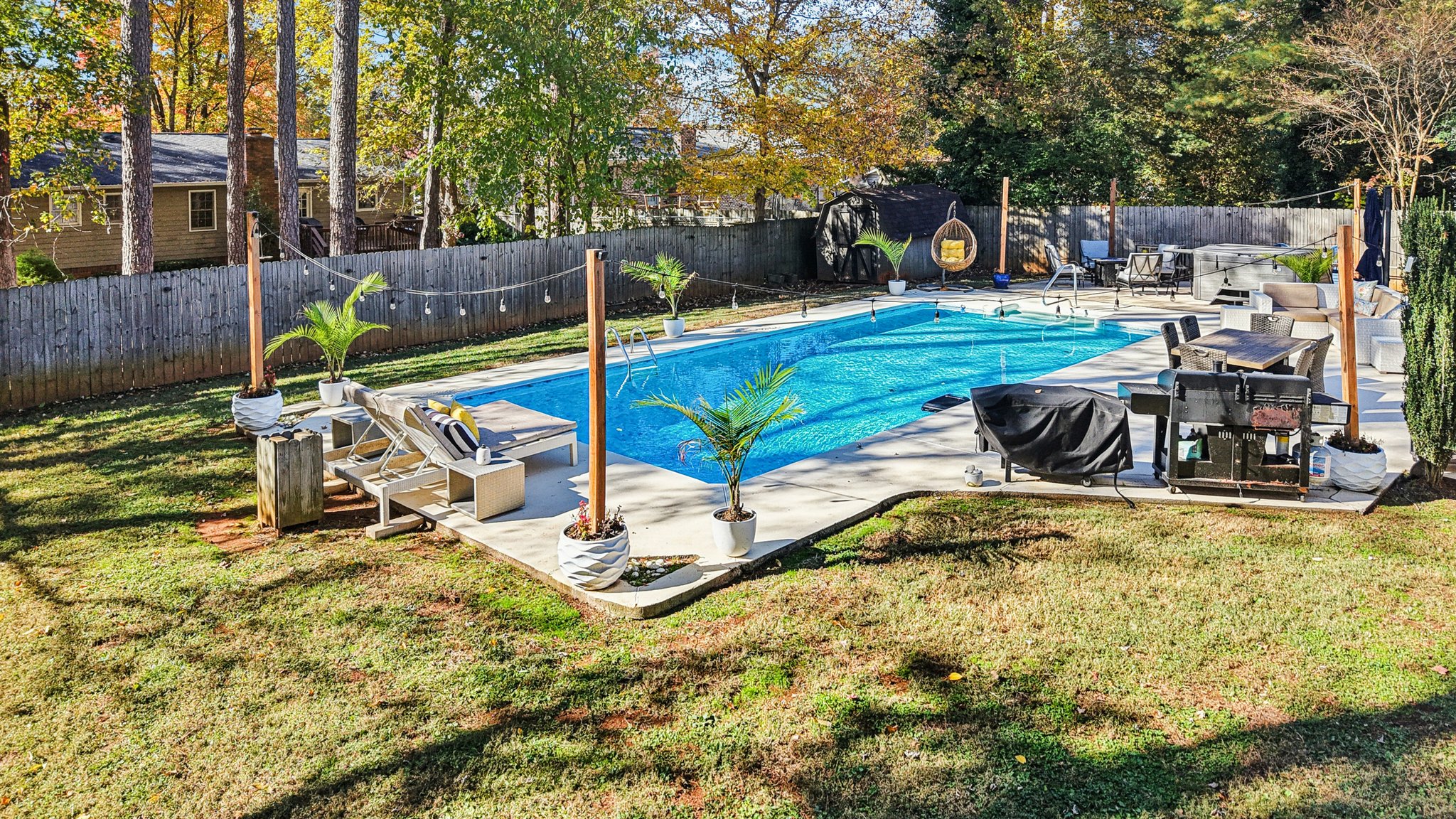 Hidden Hills Dr-S0511-080.jpg