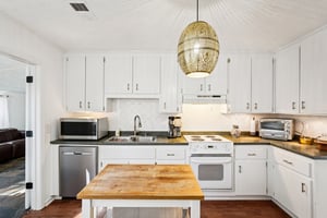 Hidden Hills Dr-S0511-025.jpg