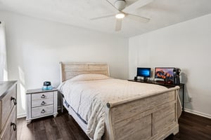 Hidden Hills Dr-S0511-049.jpg