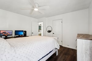 Hidden Hills Dr-S0511-050.jpg