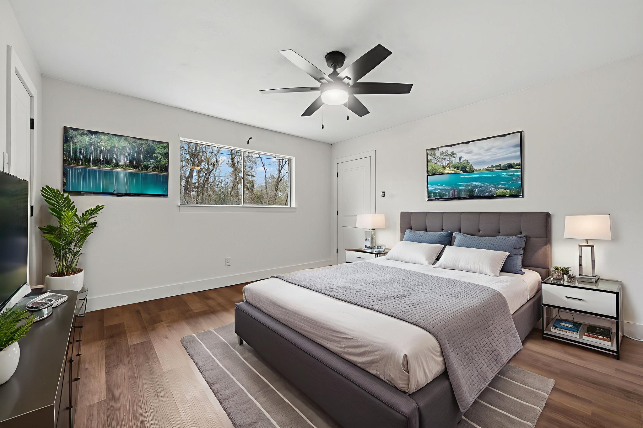 DSC_3336 virtually staged.jpeg