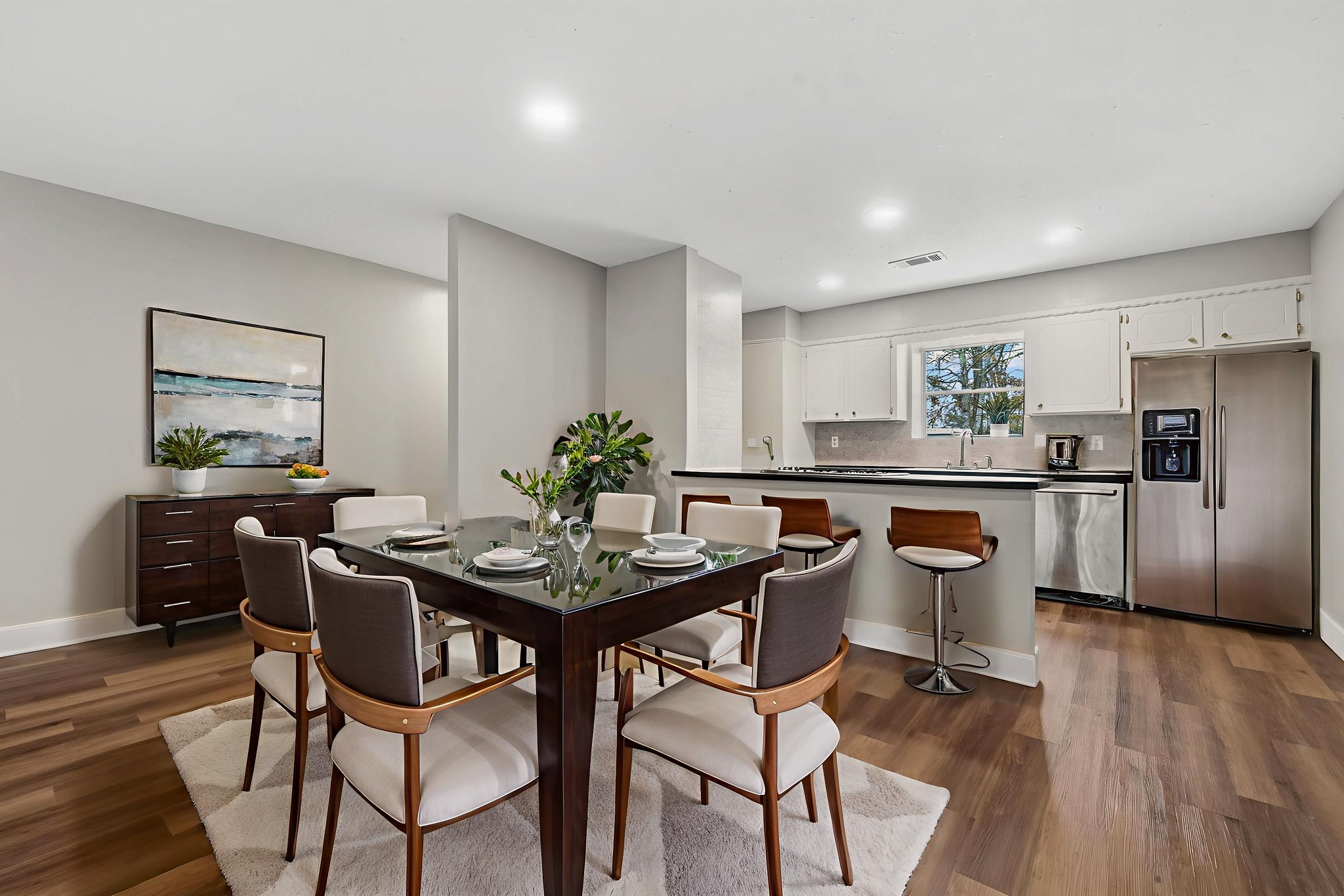 DSC_3372 virtually staged.jpeg