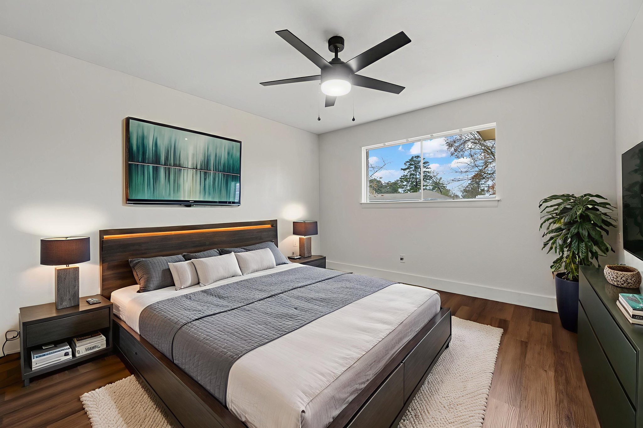 DSC_3330 virtually staged.jpeg