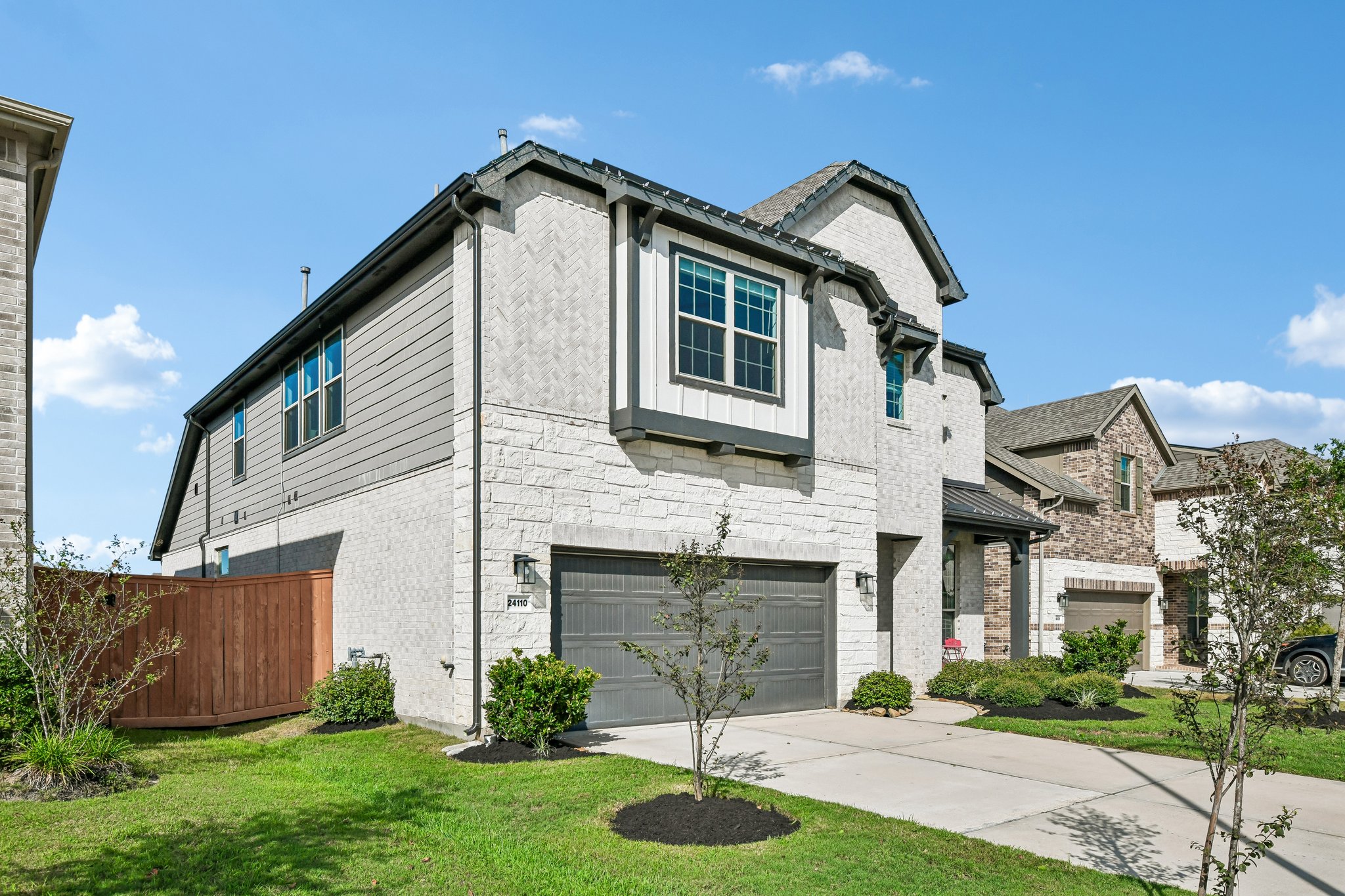 Hawthorn Breeze Way-S1710-003.jpg