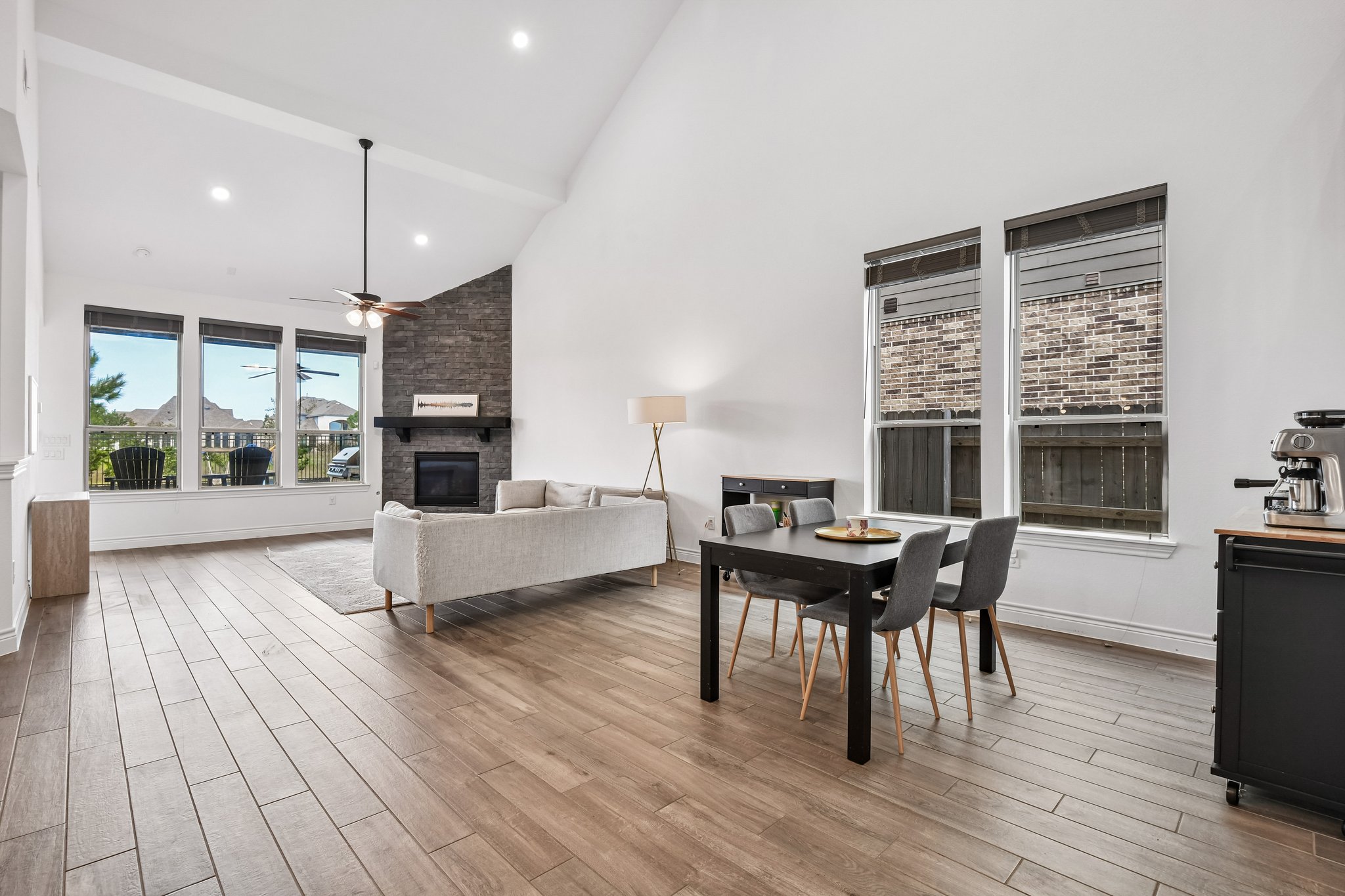 Hawthorn Breeze Way-S1710-009.jpg