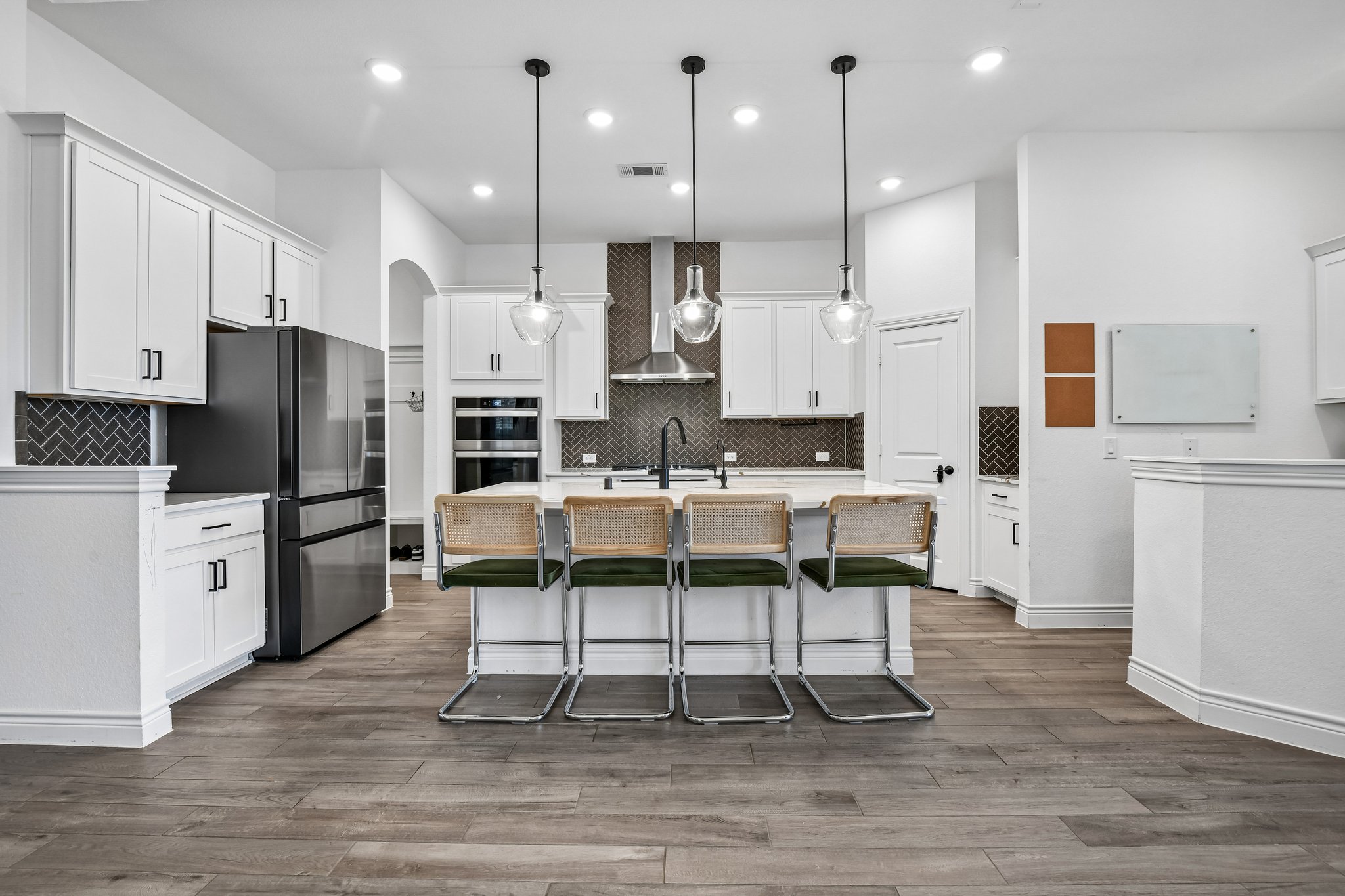 Hawthorn Breeze Way-S1710-012.jpg