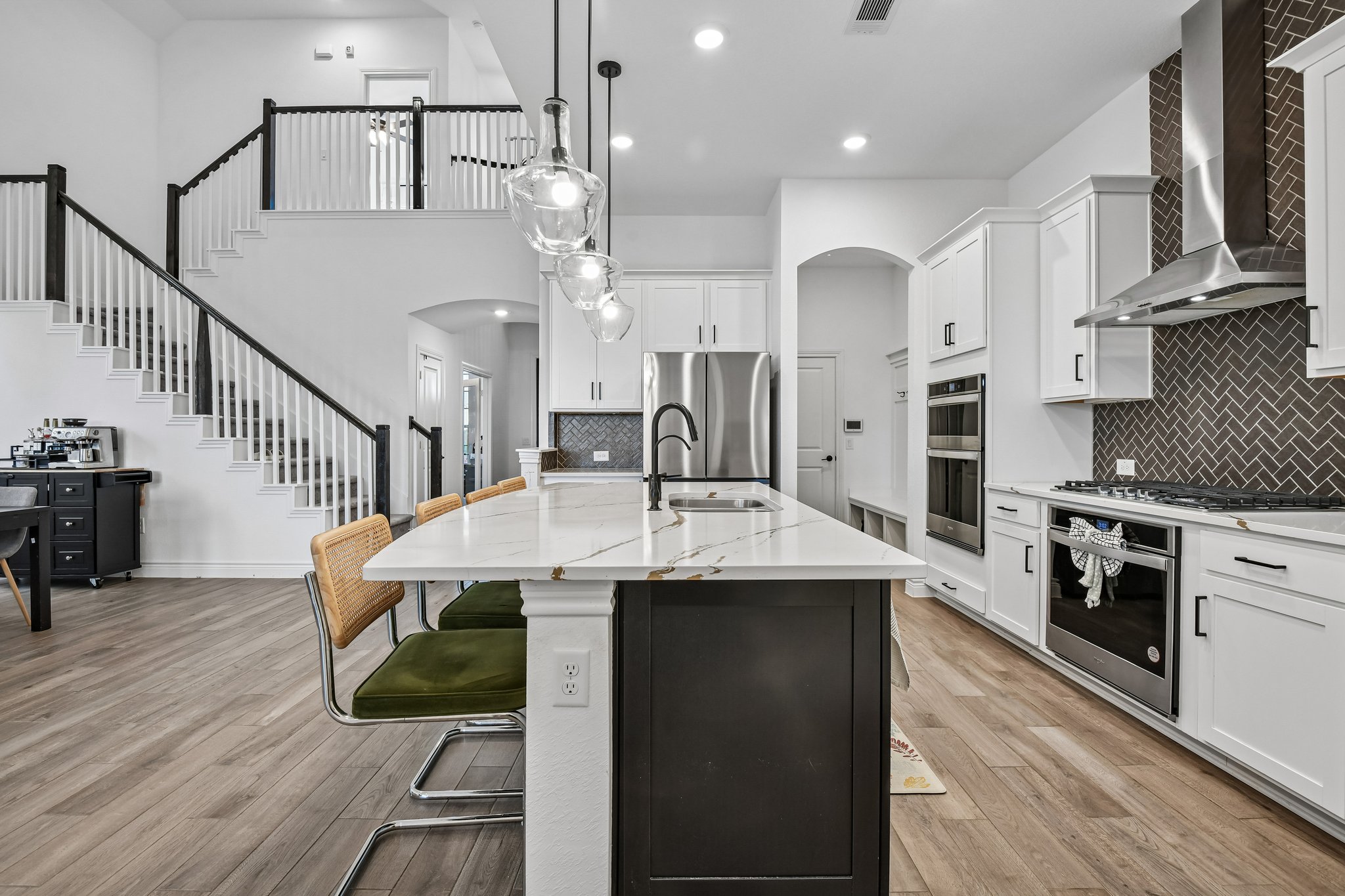 Hawthorn Breeze Way-S1710-015.jpg