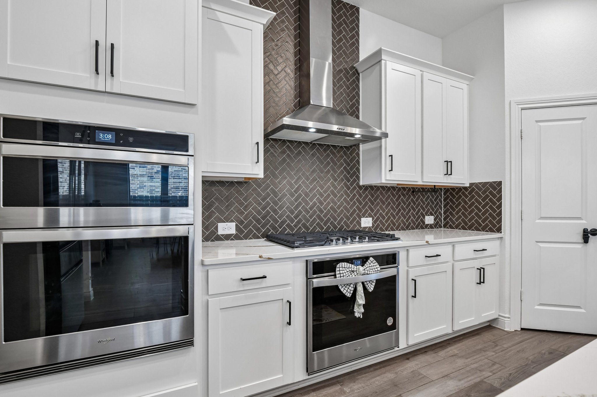 Hawthorn Breeze Way-S1710-018.jpg