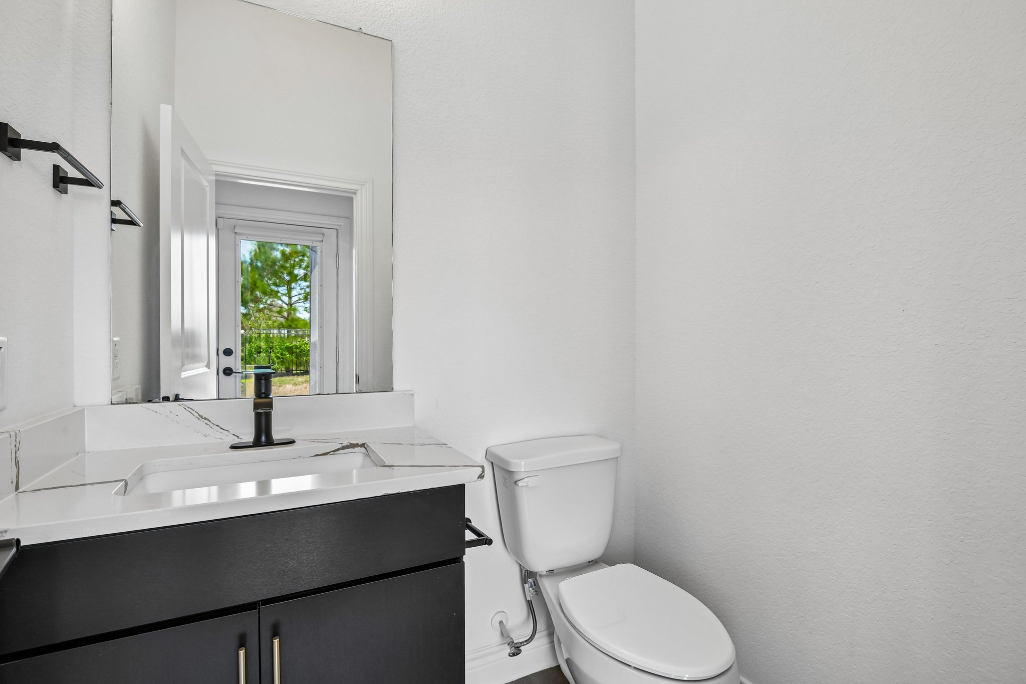 Hawthorn Breeze Way-S1710-030.jpg