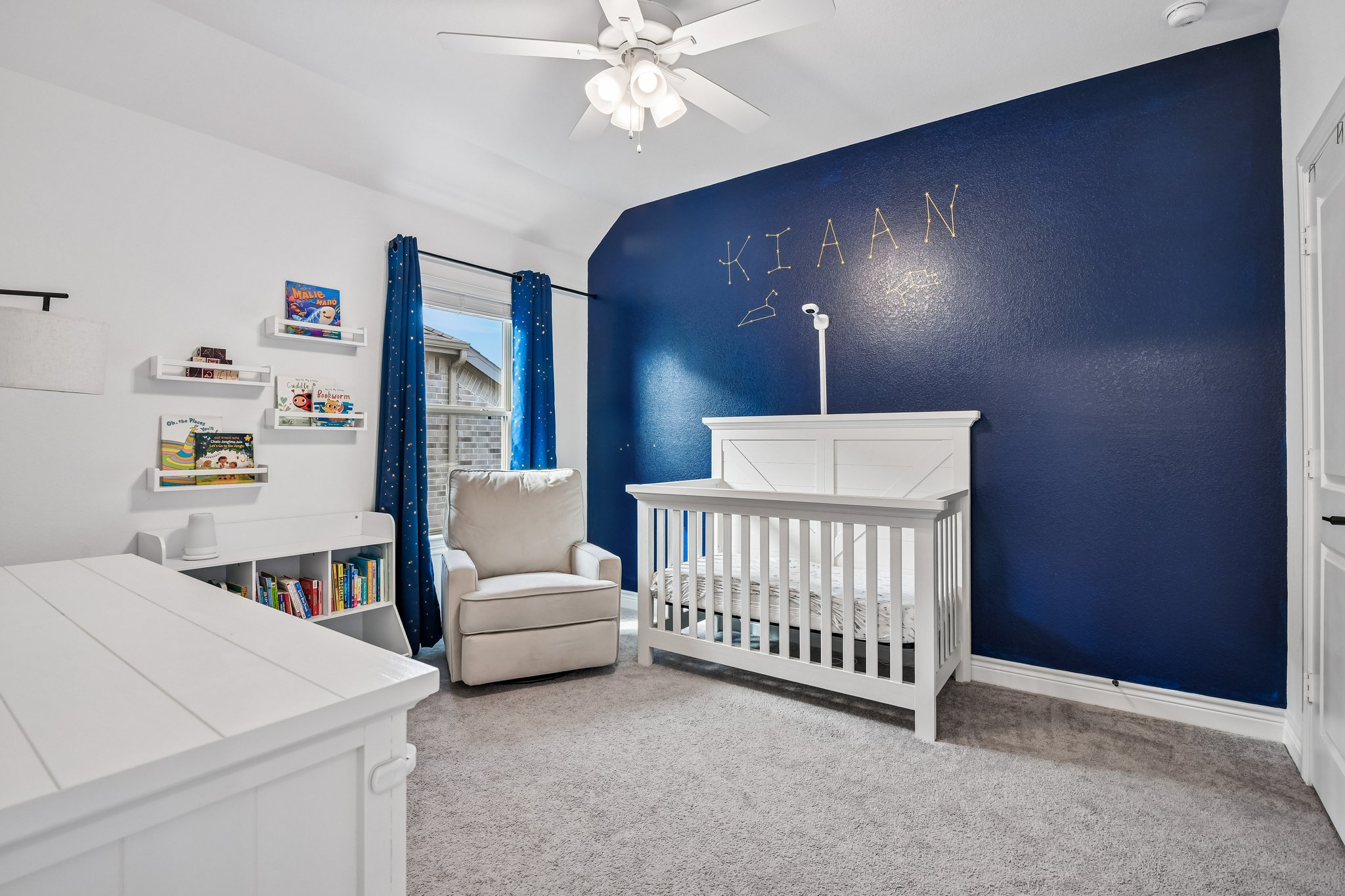 Hawthorn Breeze Way-S1710-037.jpg