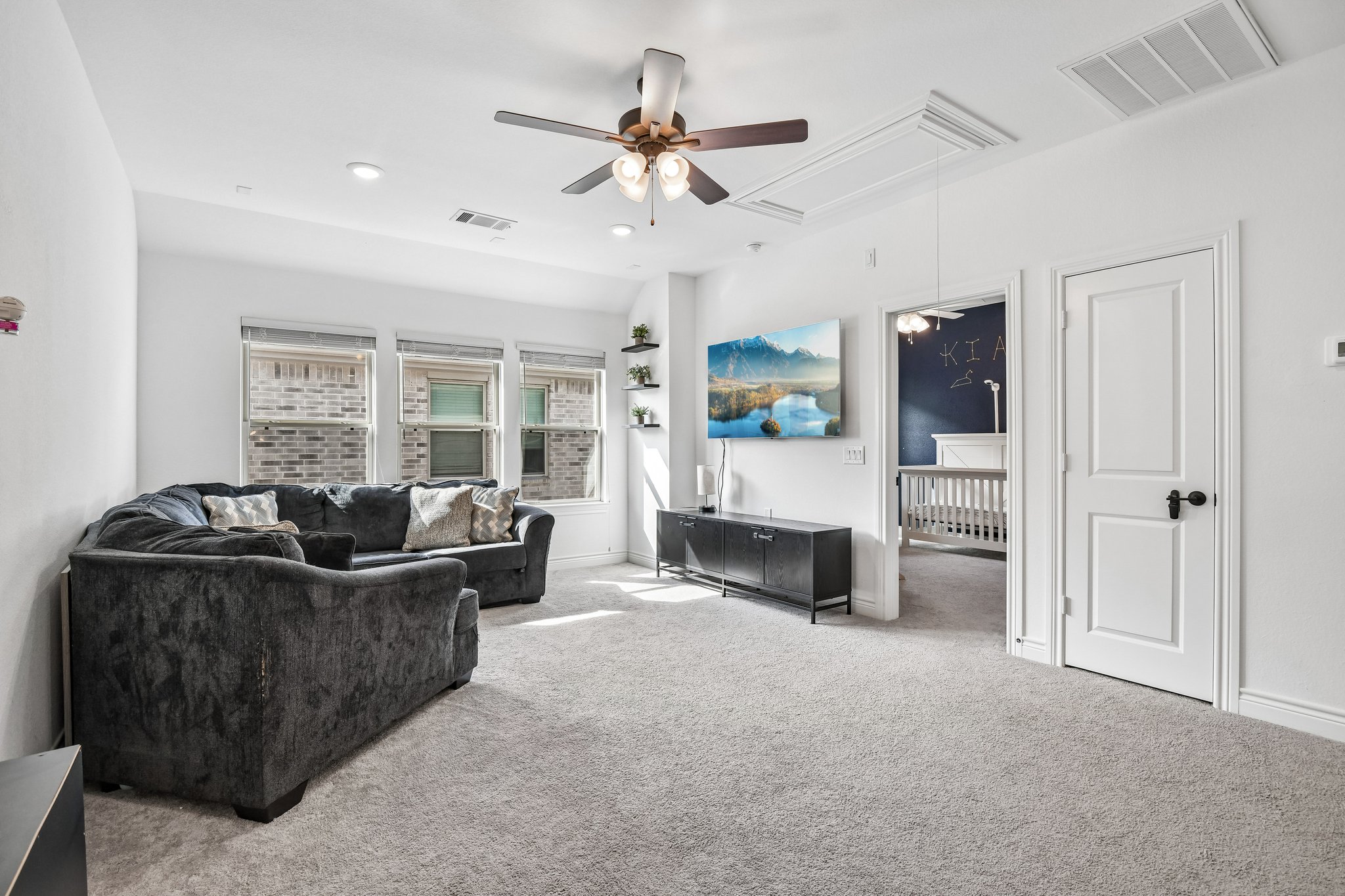 Hawthorn Breeze Way-S1710-046.jpg