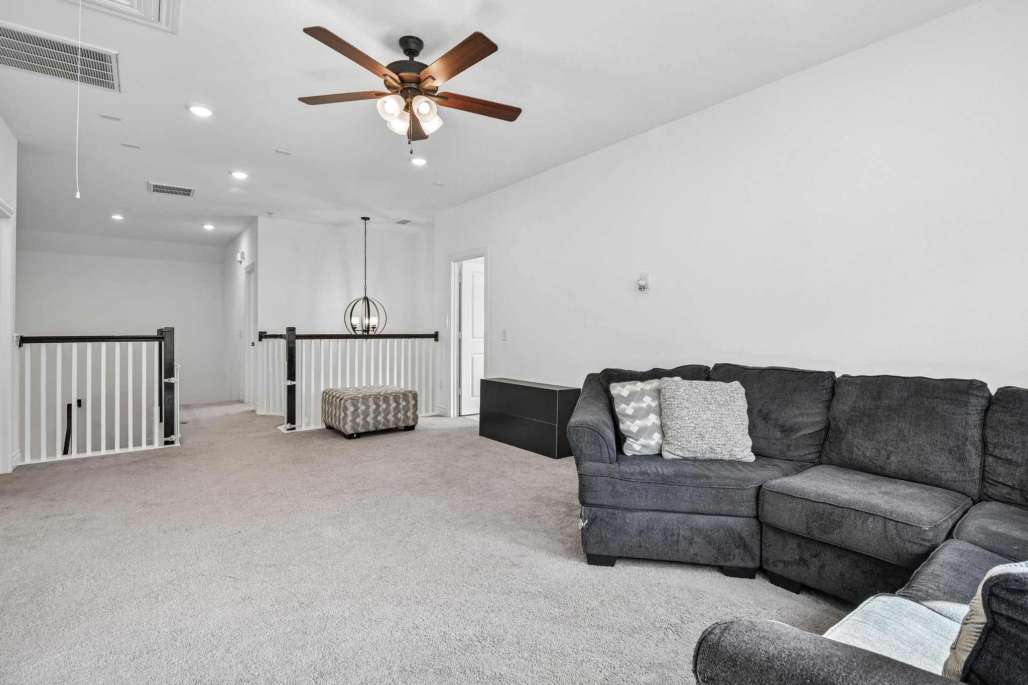 Hawthorn Breeze Way-S1710-047.jpg