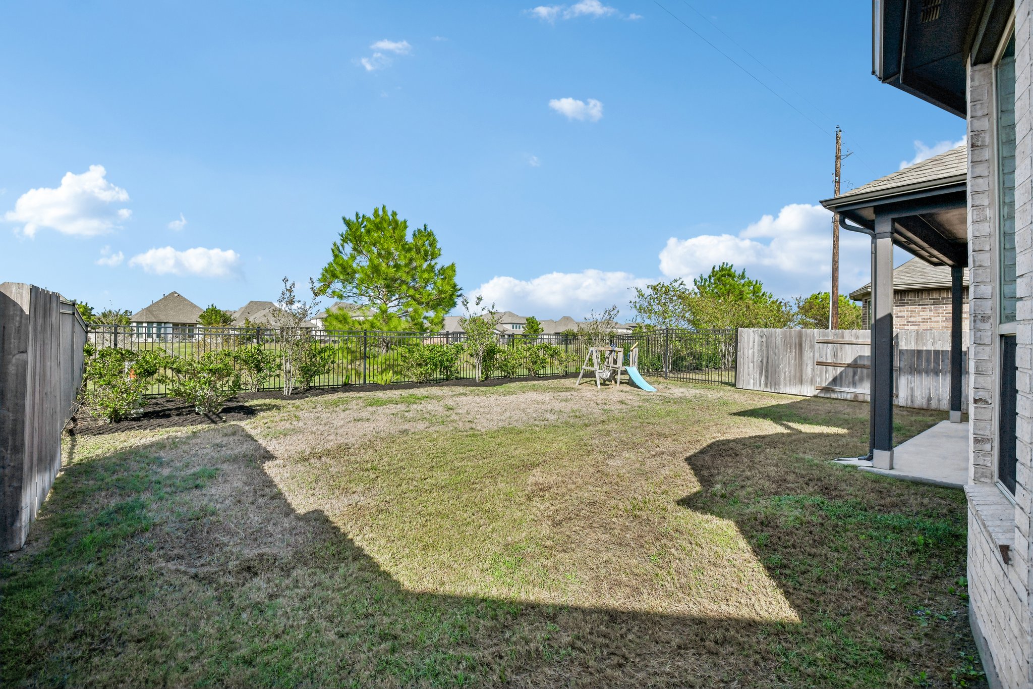 Hawthorn Breeze Way-S1710-050.jpg
