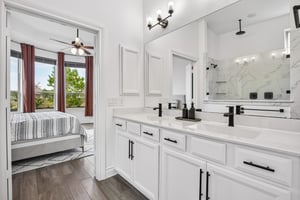 Hawthorn Breeze Way-S1710-029.jpg