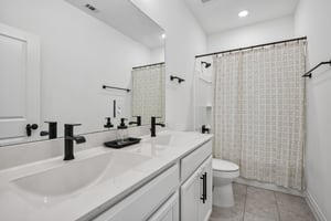 Hawthorn Breeze Way-S1710-036.jpg
